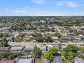 2771 NW 25th St, Fort Lauderdale FL 33311