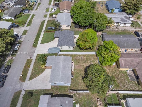 2771 NW 25th St, Fort Lauderdale FL 33311