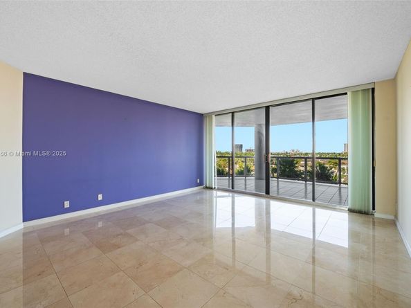 3598 Yacht Club Dr 602, Aventura FL 33180