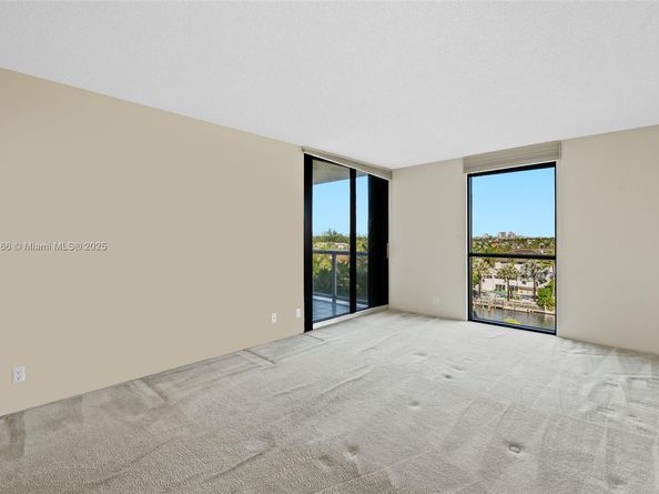 3598 Yacht Club Dr 602, Aventura FL 33180