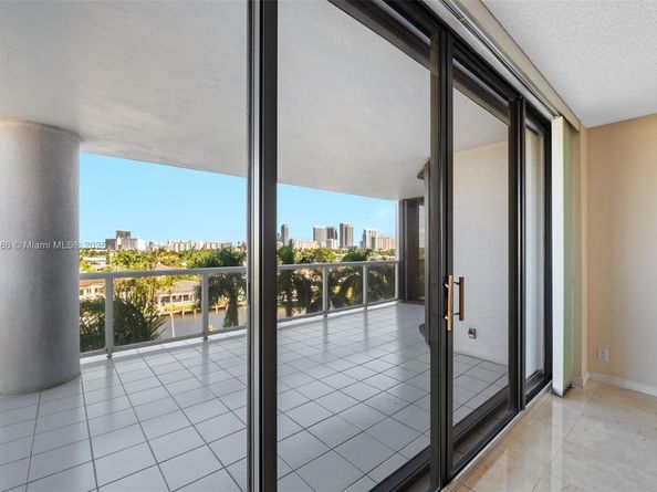 3598 Yacht Club Dr 602, Aventura FL 33180