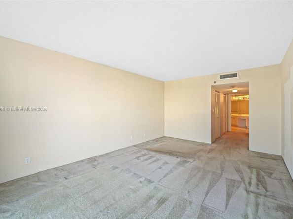 3598 Yacht Club Dr 602, Aventura FL 33180