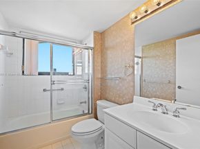 3598 Yacht Club Dr 602, Aventura FL 33180