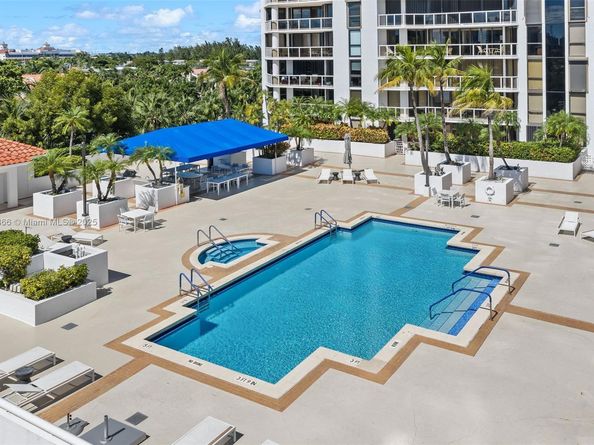 3598 Yacht Club Dr 602, Aventura FL 33180