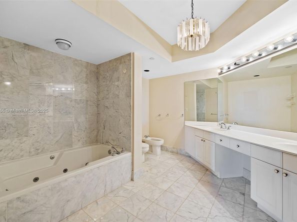 3598 Yacht Club Dr 602, Aventura FL 33180