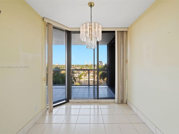 3598 Yacht Club Dr 602, Aventura FL 33180