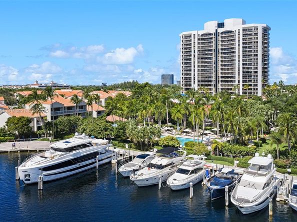 3598 Yacht Club Dr 602, Aventura FL 33180