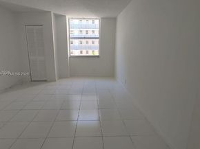 2935 NE 163rd St 4Q, North Miami Beach FL 33160