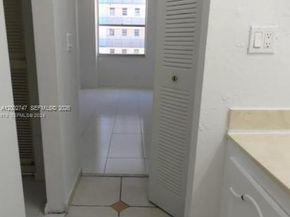 2935 NE 163rd St 4Q, North Miami Beach FL 33160