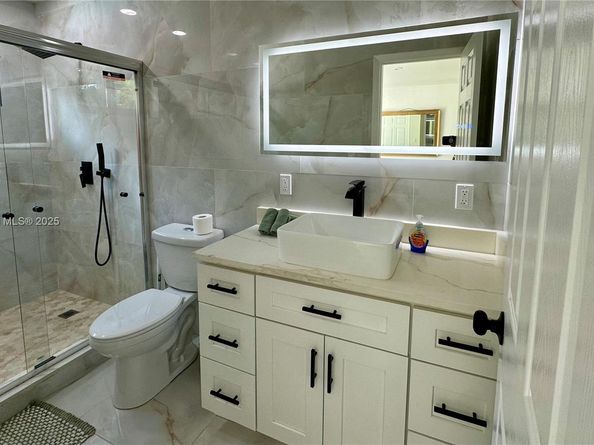 40 NW 125th St, North Miami FL 33168