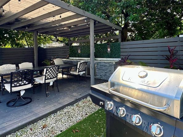 40 NW 125th St, North Miami FL 33168