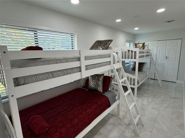 40 NW 125th St, North Miami FL 33168