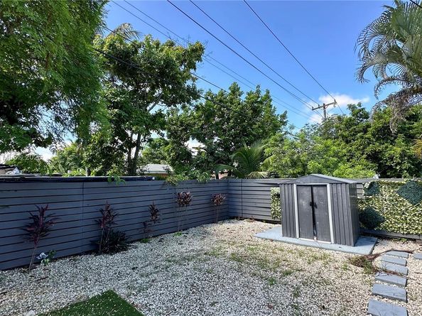 40 NW 125th St, North Miami FL 33168