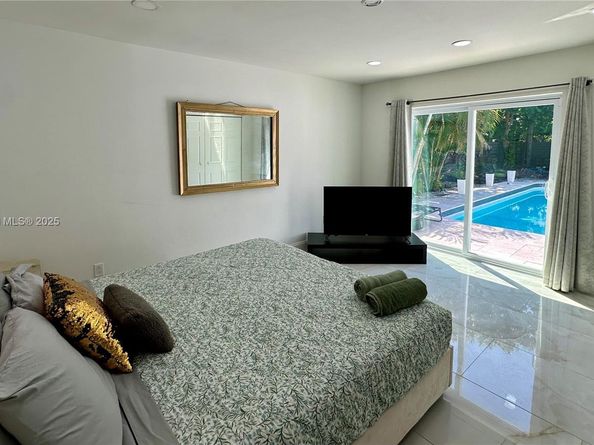 40 NW 125th St, North Miami FL 33168