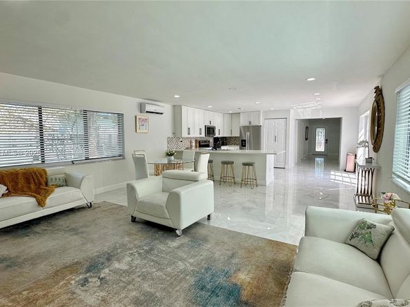 40 NW 125th St, North Miami FL 33168