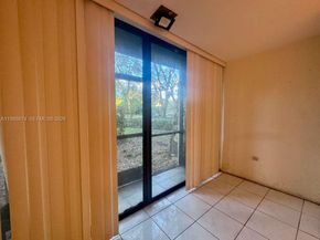 3720 Inverrary Dr 1N, Lauderhill FL 33319