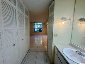 3720 Inverrary Dr 1N, Lauderhill FL 33319