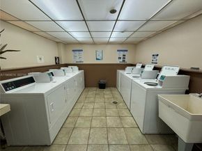 3720 Inverrary Dr 1N, Lauderhill FL 33319