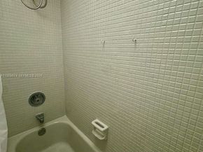 3720 Inverrary Dr 1N, Lauderhill FL 33319