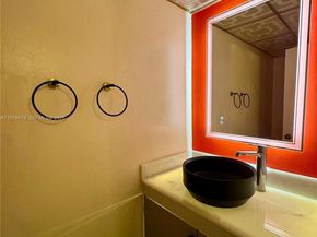 3720 Inverrary Dr 1N, Lauderhill FL 33319