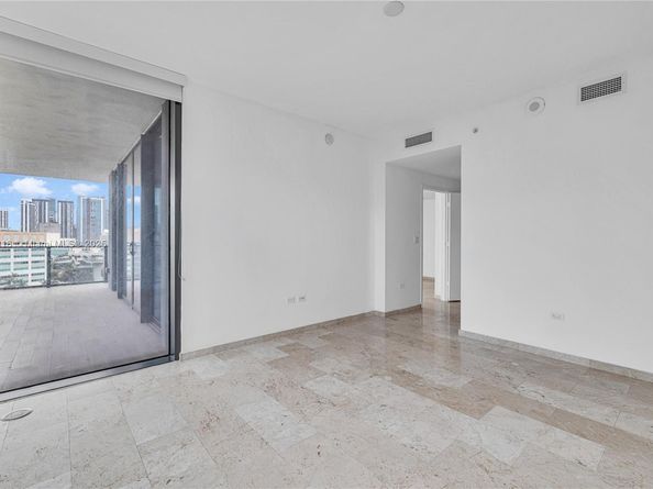 68 SE 6th St 712, Miami FL 33131