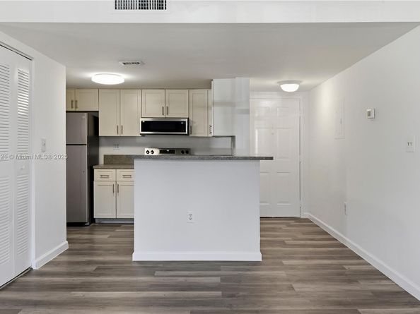 9877 Nob Hill Ct 9877, Sunrise FL 33351