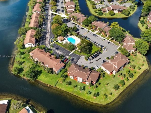 9877 Nob Hill Ct 9877, Sunrise FL 33351