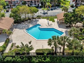9877 Nob Hill Ct 9877, Sunrise FL 33351