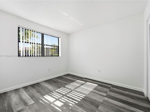 9877 Nob Hill Ct 9877, Sunrise FL 33351