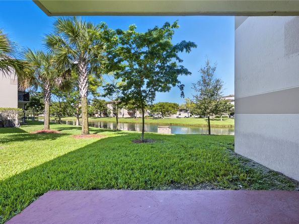 9877 Nob Hill Ct 9877, Sunrise FL 33351