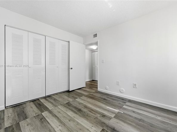 9877 Nob Hill Ct 9877, Sunrise FL 33351