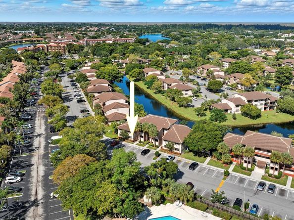 9877 Nob Hill Ct 9877, Sunrise FL 33351