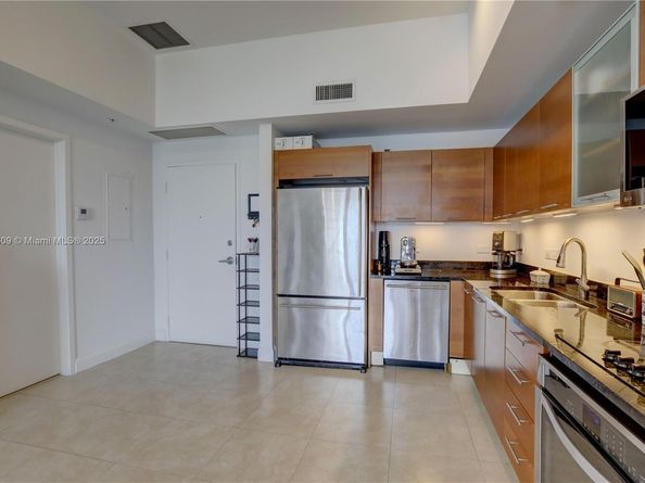 3470 E Coast Ave H0604, Miami FL 33137