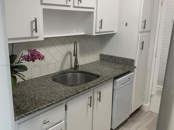 2555 NE 11th St 509, Fort Lauderdale FL 33304