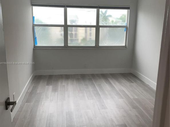2555 NE 11th St 509, Fort Lauderdale FL 33304