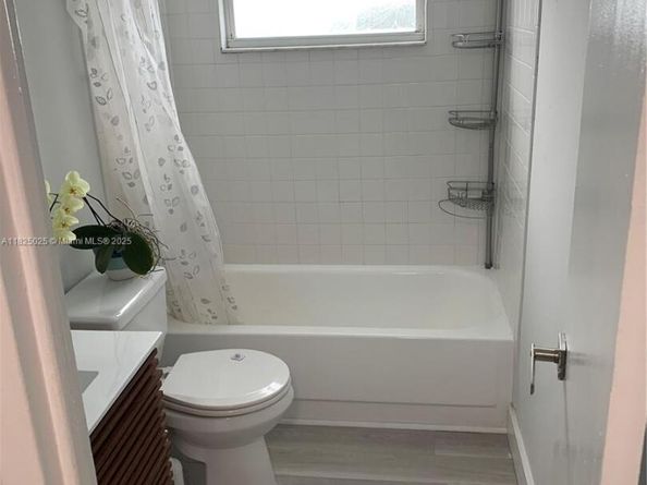 2555 NE 11th St 509, Fort Lauderdale FL 33304