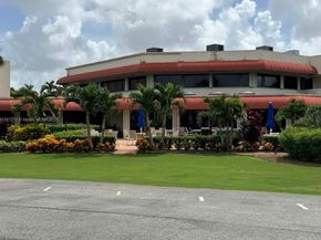 8901 Hollybrook 206, Hollywood FL 33025