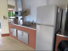 8901 Hollybrook 206, Hollywood FL 33025