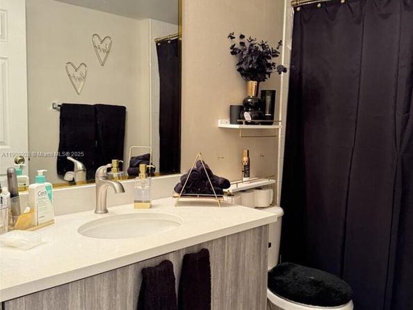 5015 Wiles Rd 207, Coconut Creek FL 33073