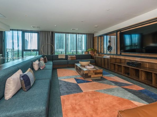 121 NE 34 St 901, Miami FL 33137