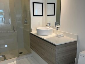 121 NE 34 St 901, Miami FL 33137
