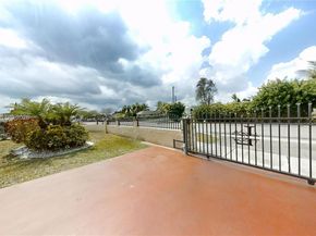 705 NW 8th Ave, Florida City FL 33034