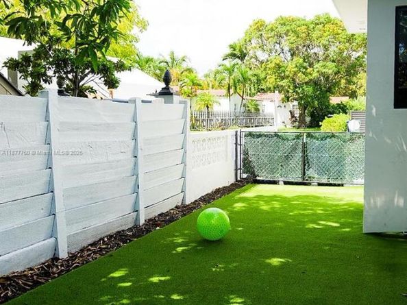 1600 SW 17th Ave, Miami FL 33145