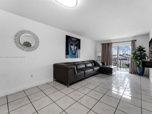 9000 SW 24th St 223C, Miami FL 33165