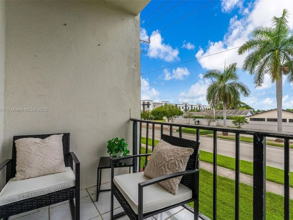 9000 SW 24th St 223C, Miami FL 33165