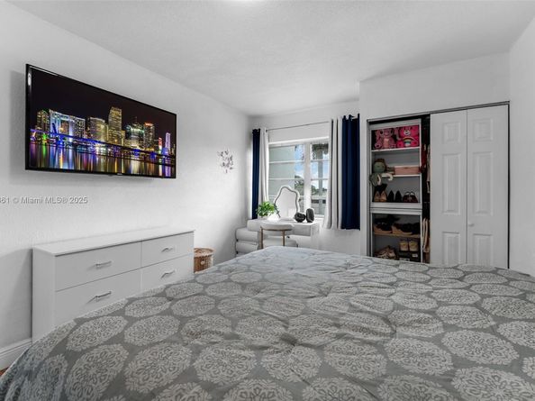 9000 SW 24th St 223C, Miami FL 33165