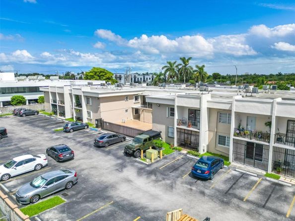 9000 SW 24th St 223C, Miami FL 33165