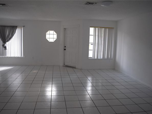 9745 NW 37th St 9745, Sunrise FL 33351
