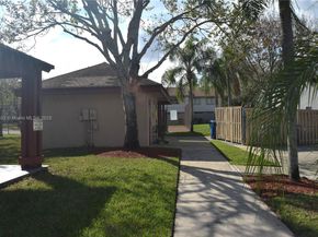 9745 NW 37th St 9745, Sunrise FL 33351
