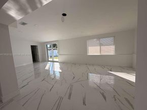 19800 NW Miami Ct, Miami Gardens FL 33169